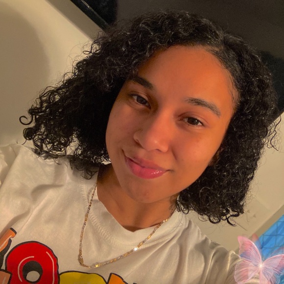 Meet your Posher, Esther - Picture 1 of 1